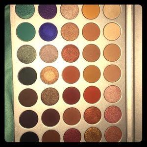 Jaclyn Hill Eyeshadow Pallette